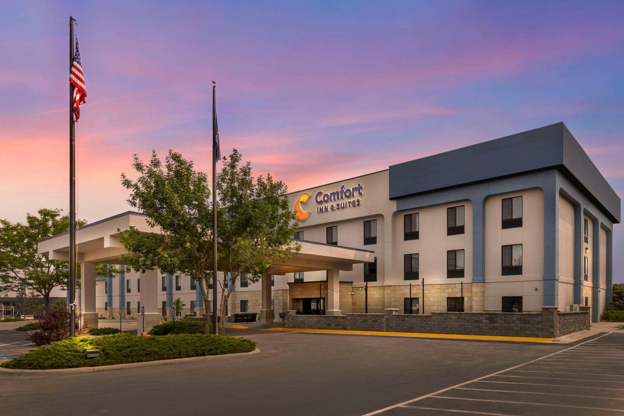 Comfort Inn & Suites Rapid City Near Mt Rushmore Exterior foto